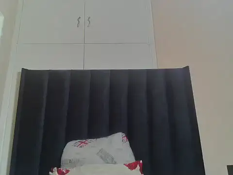 SweetSavage18 online show from 05/13/26, 07:33