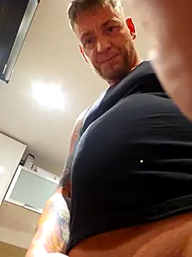 Snapshot of tom_tom83 chatting on 02/11/26, 10:48 tom tom83 online show from 02/11/26, 10:48