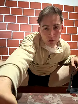 AlexanderBianchi2 online show from 11/21/25, 07:34