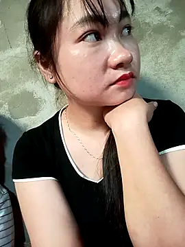 buom-xinh online show from 11/11/25, 04:01