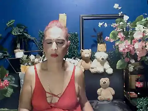 Snapshot of Hot_queen57 chatting on 01/15/26, 05:05 Hot queen57 online show from 01/15/26, 05:05