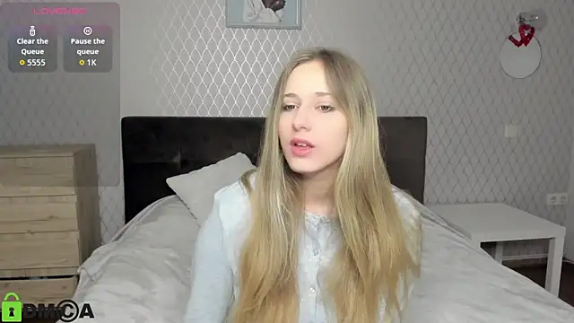 Snapshot of blondy_rina chatting on 11/18/25, 11:48 blondy rina online show from 11/18/25, 11:48