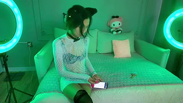 lihnpham online show from 12/19/25, 03:24