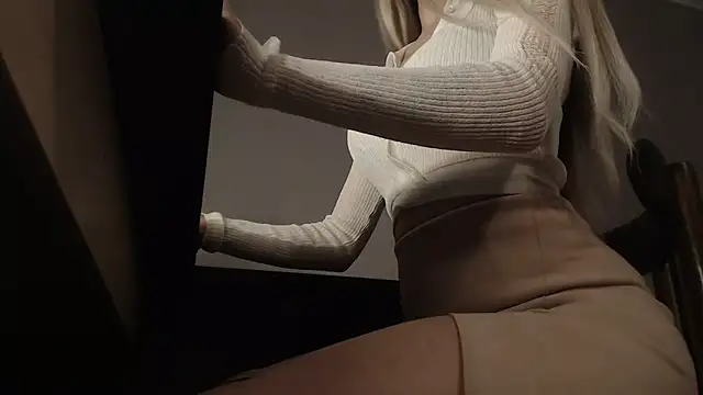 Snapshot of charm__me chatting on 02/07/26, 01:59 charm me online show from 02/07/26, 01:59