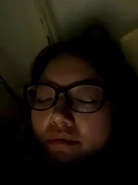 Snapshot of 99EE-yy chatting on 11/16/25, 04:56 99EE-yy online show from 11/16/25, 04:56