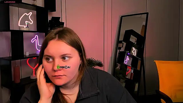 Snapshot of cherry_nya chatting on 11/17/25, 12:22 cherry nya online show from 11/17/25, 12:22