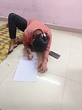 Snapshot of Lailamajnu1996 chatting on 02/24/26, 07:28 Lailamajnu1996 online show from 02/24/26, 07:28