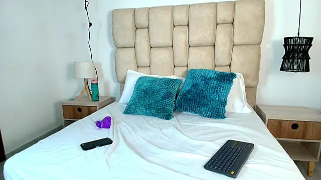 Snapshot of KimberlyFox_t chatting on 11/05/25, 12:38 KimberlyFox t online show from 11/05/25, 12:38