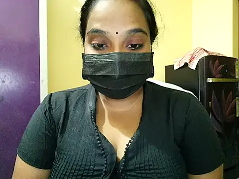 Snapshot of Mathi_cam chatting on 06/16/26, 03:58 Mathi cam online show from 06/16/26, 03:58