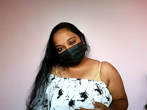 Snapshot of Mathi_cam chatting on 07/04/26, 04:51 Mathi cam online show from 07/04/26, 04:51