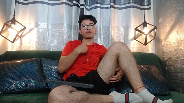 Snapshot of alexy_re chatting on 11/10/25, 05:45 alexy re online show from 11/10/25, 05:45