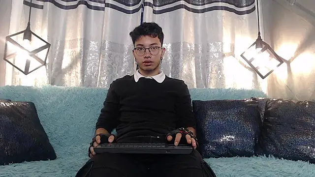 Snapshot of alexy_re chatting on 11/29/25, 11:13 alexy re online show from 11/29/25, 11:13