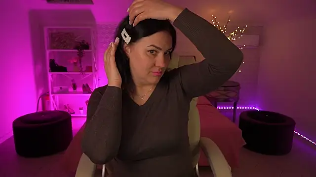 VelvetLuck online show from 04/17/26, 05:43