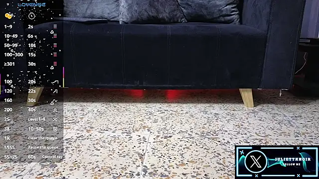 Snapshot of JulietteNoiir chatting on 11/17/25, 12:11 JulietteNoiir online show from 11/17/25, 12:11