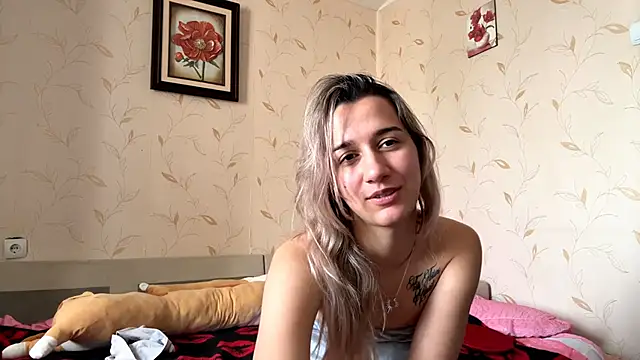 Auroragin online show from 11/08/25, 10:48