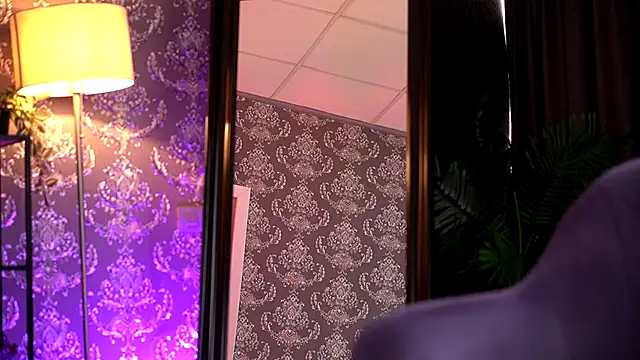 RavenBelrose online show from 12/04/25, 10:35