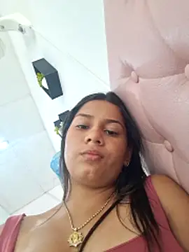 lapicarona18 online show from 12/18/25, 03:51