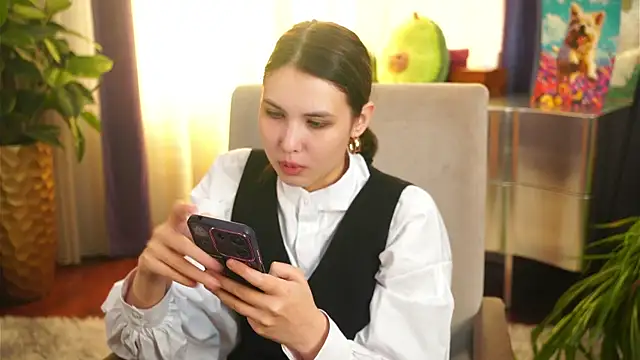 JanyceGrzyb online show from 11/04/25, 04:00