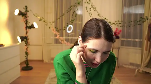 JanyceGrzyb online show from 11/16/25, 02:00