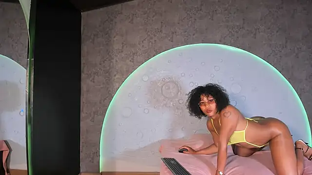 Snapshot of Shanelsmith chatting on 02/19/26, 10:17 Shanelsmith online show from 02/19/26, 10:17