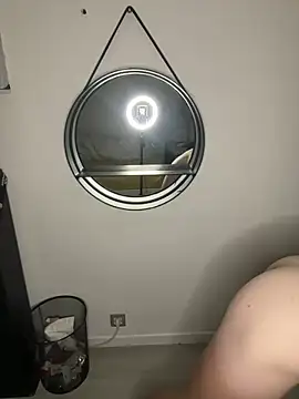 Snapshot of minetbeaucul chatting on 11/16/25, 07:19 minetbeaucul online show from 11/16/25, 07:19