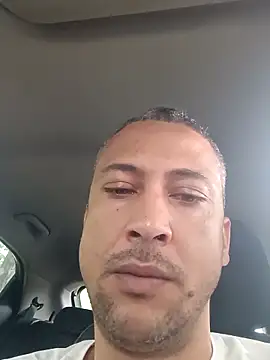 Snapshot of Arrombador20 chatting on 04/15/26, 12:56 Arrombador20 online show from 04/15/26, 12:56