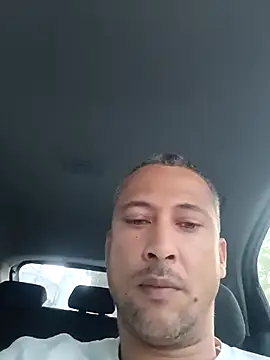 Snapshot of Arrombador20 chatting on 04/15/26, 07:58 Arrombador20 online show from 04/15/26, 07:58