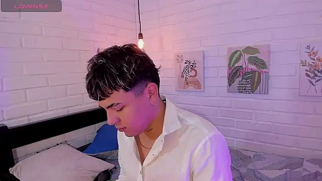 Sweet Dust online show from 11/25/25, 12:38