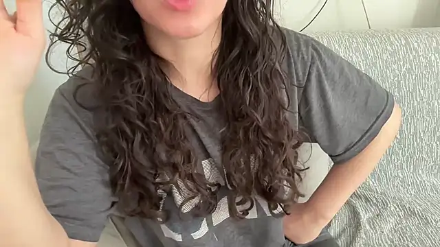 PLAYMATE6373 online show from 04/18/26, 12:42