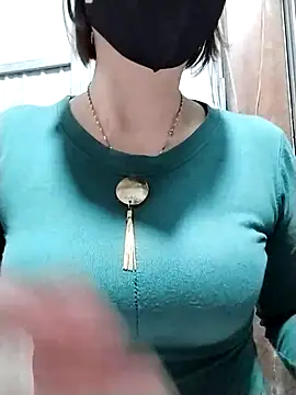 Niramiu online show from 11/18/25, 02:21