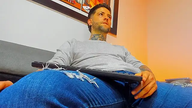 Supreme Alpha online show from 11/04/25, 03:38