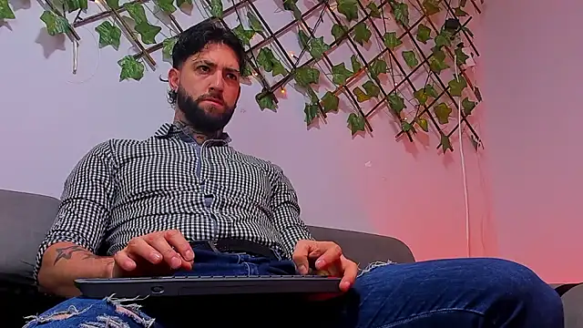 Supreme Alpha online show from 01/15/26, 04:17