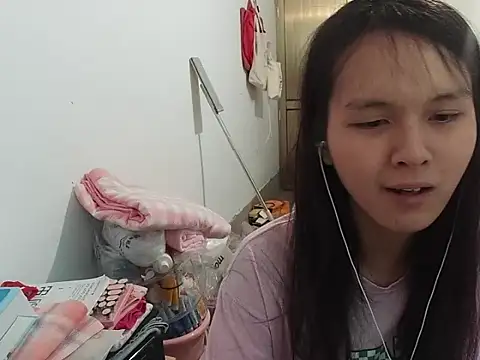 Snapshot of RebelAura chatting on 07/12/26, 10:56 RebelAura online show from 07/12/26, 10:56