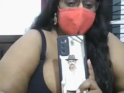 hootypriya online show from 03/05/26, 05:42