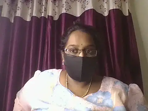 Snapshot of hootypriya chatting on 06/10/26, 05:12 hootypriya online show from 06/10/26, 05:12