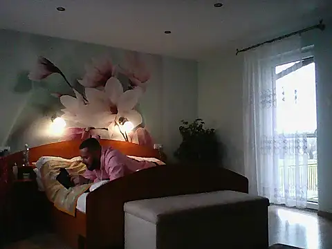 Snapshot of Matteooo87 chatting on 11/24/25, 01:33 Matteooo87 online show from 11/24/25, 01:33