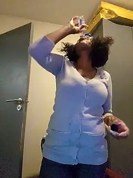 Mommy Sienna online show from 05/06/26, 05:51