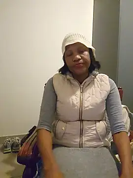 Mommy Sienna online show from 05/12/26, 04:15