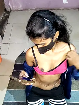 Snapshot of Thaper_Meera2 chatting on 11/16/25, 10:54 Thaper Meera2 online show from 11/16/25, 10:54