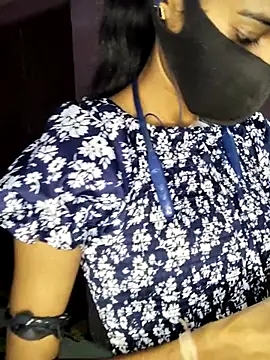 Snapshot of Thaper_Meera2 chatting on 11/20/25, 08:58 Thaper Meera2 online show from 11/20/25, 08:58