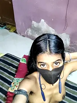 Snapshot of Thaper_Meera2 chatting on 11/30/25, 05:50 Thaper Meera2 online show from 11/30/25, 05:50