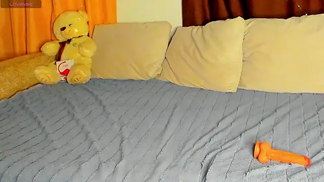 Snapshot of Eva_purrr_ chatting on 11/08/25, 08:51 Eva purrr online show from 11/08/25, 08:51