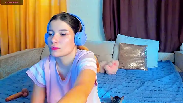 Snapshot of Eva_purrr_ chatting on 11/25/25, 09:53 Eva purrr online show from 11/25/25, 09:53