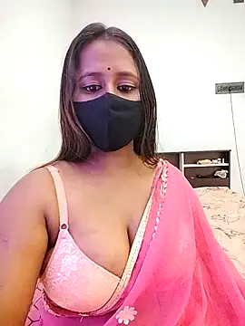 LoveLy-Soneya online show from 12/22/25, 11:02