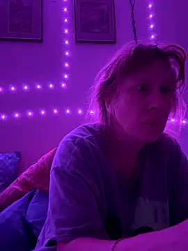 Redriddinghood8 online show from 11/19/25, 05:18