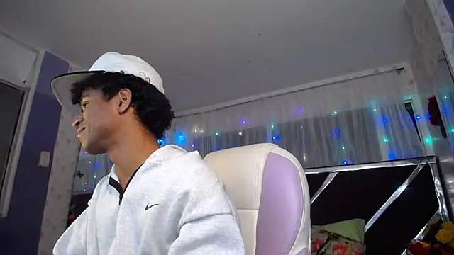 Santy bigcock 01 online show from 06/01/26, 02:41