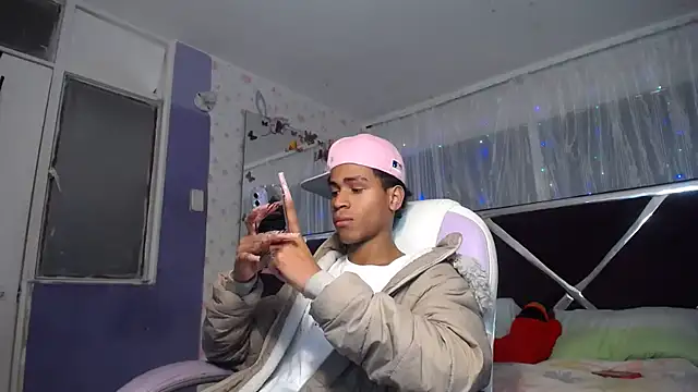 Santy bigcock 01 online show from 07/04/26, 01:39