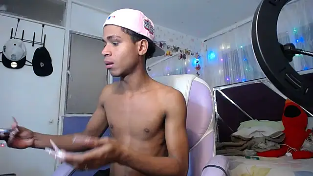 Santy bigcock 01 online show from 07/06/26, 03:03