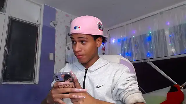 Santy bigcock 01 online show from 07/12/26, 02:35