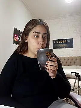 nahiarabiel33 online show from 07/03/26, 05:19